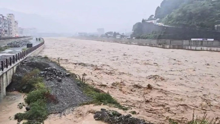 Artvin’de Şiddetli Yağış Sel Baskınlarına Neden Oldu