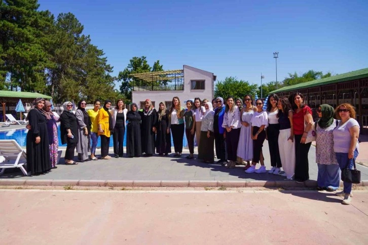 Diyarbakır Büyükşehir Belediyesi Kadın Yüzme Havuzunu Açtı