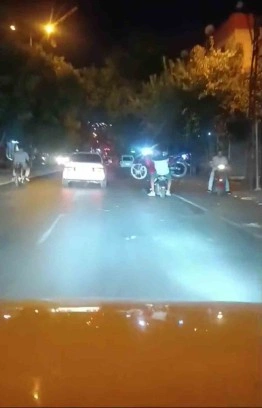 Kimliği Belirsiz 3 Şahıs, Motosiklet Üzerinde Motosiklet Taşıdı