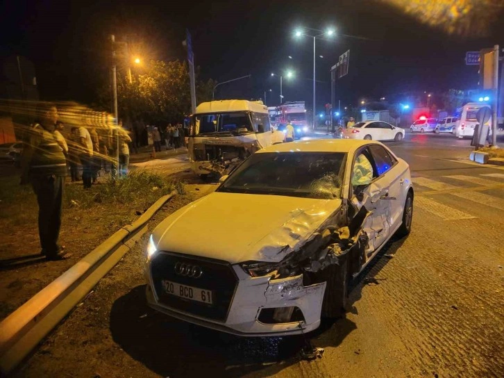 Nazilli'de Zincirleme Trafik Kazası: 6 Yaralı