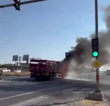 Adıyaman’da Kamyon Alev Aldı, İtfaiye Ekipleri Devreye Girdi