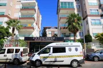 Antalya'da Şiddetli Boşanma Davası: Katil Zanlısı İkametinde Yakalandı