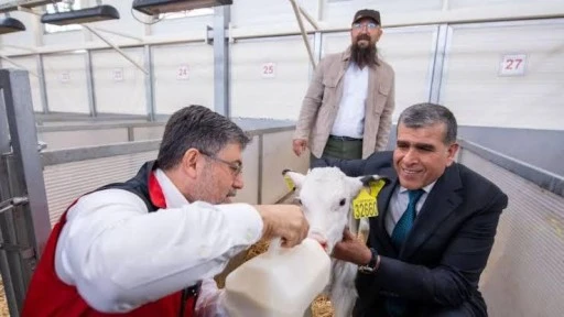 Bakan Yumaklı Lidersan çiftliğine hayran kaldı 