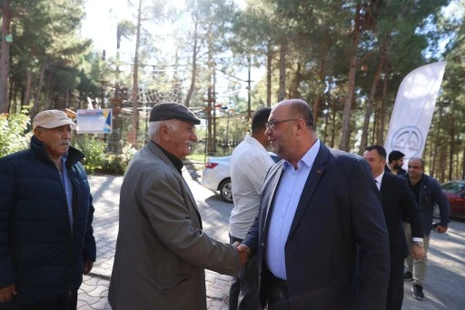 BAŞKAN AKPINAR, 19 EKİM MUHTARLAR GÜNÜ DOLAYISIYLA BÖLGESİNDE BULUNAN MAHALLE MUHTARLARIYLA BİR ARAYA GELDİ