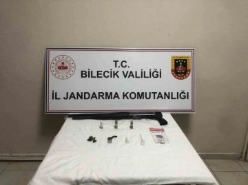 Bilecik’te Jandarma Ekiplerinden Kaçan Şüpheli Yakalandı