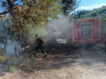 Hatay Ormanlık Alanında Çıkan Yangın İtfaiye Tarafından Söndürüldü