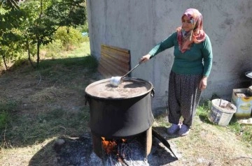 Sason İlçesinde Üzüm Pekmezi Üretimi Başladı