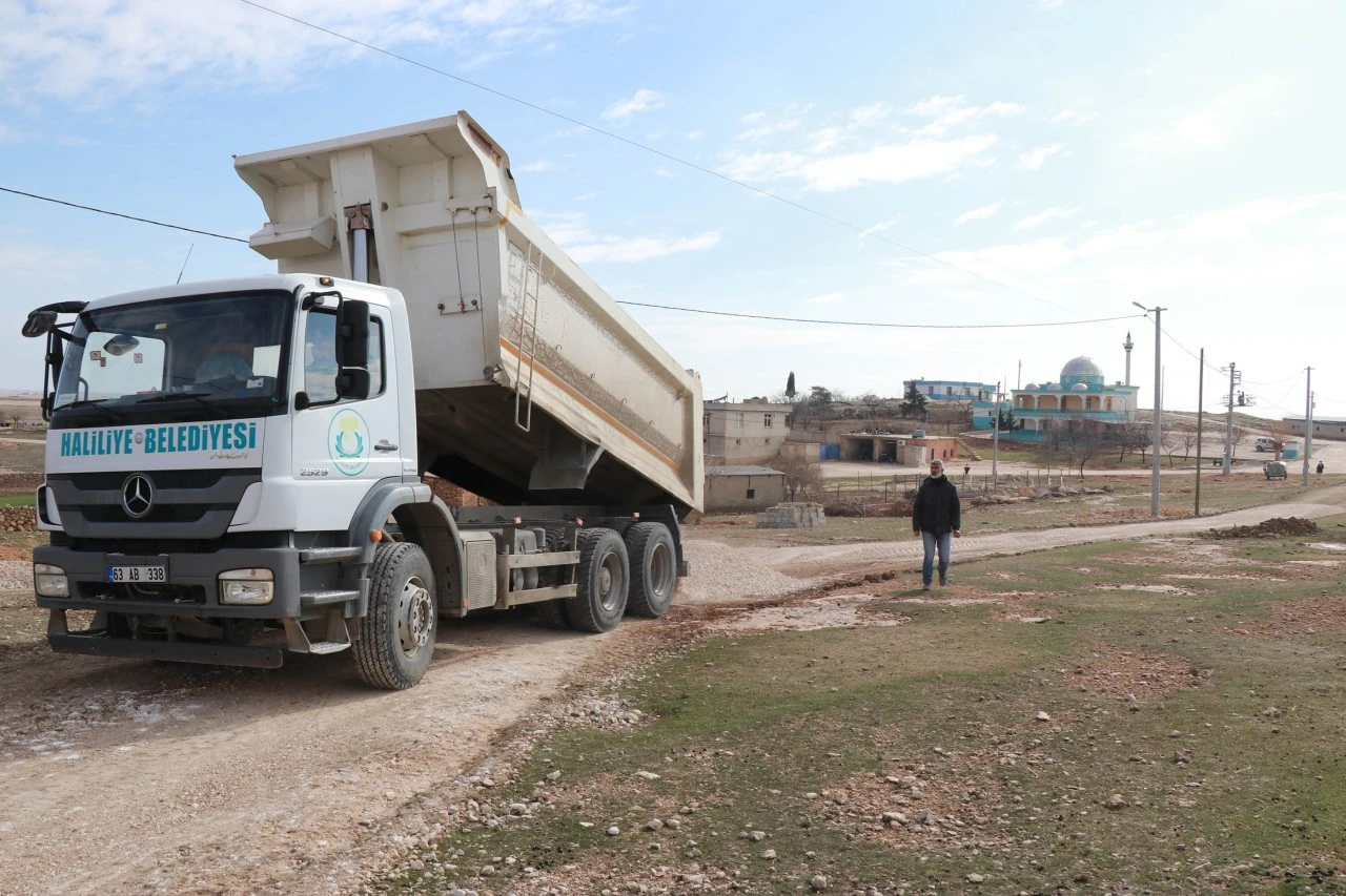 HALİLİYE BELEDİYESİ’NDEN DİKME KIRSAL MAHALLESİNDE ÜSTYAPI ÇALIŞMASI